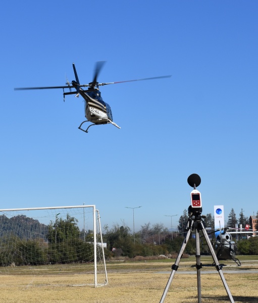 Sonómetro y helicóptero
