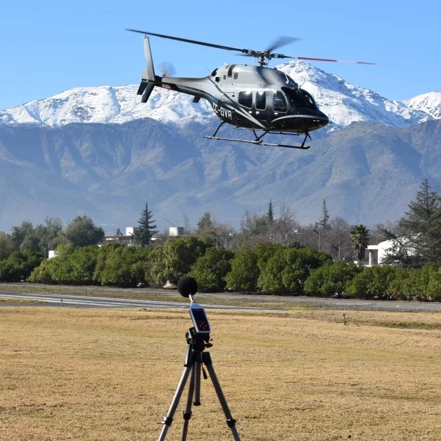 Sonómetro y helicóptero
